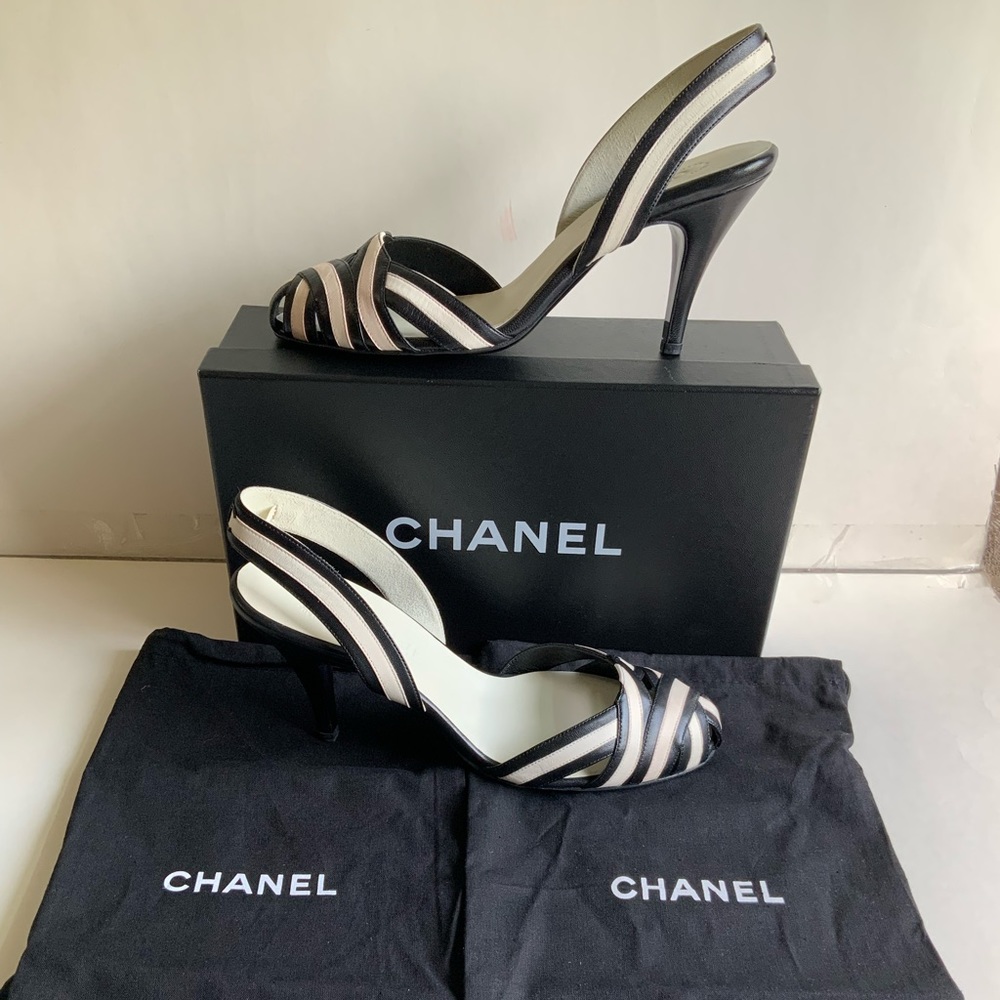 Vintage CHANEL sling back